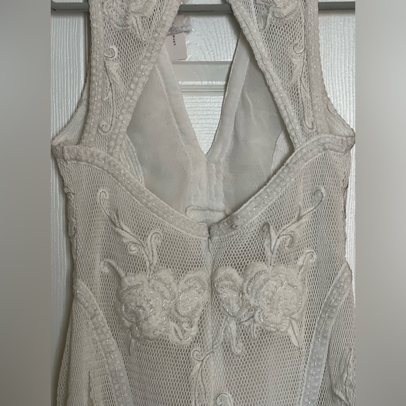 NWT - Not So Serious by Pallavi Mohan White Embroidered Mini Dress Sz Medium - Picture 12 of 15